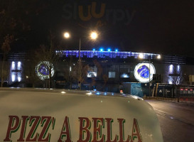 Pizz'a Bella outside