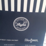 Myke Fish Burger Dentro