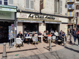 Cafe Brasserie le Vieil Antibes outside