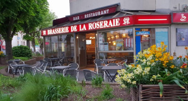 Brasserie De La Roseraie inside