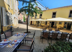 Le Bistrot Gourmand inside