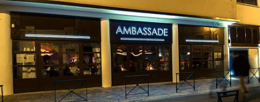 L'ambassade outside