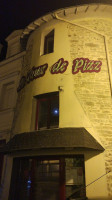 La Tour De Pizz outside