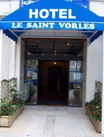 Le Saint Vorles outside