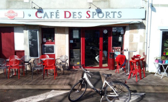 Café Des Sports outside