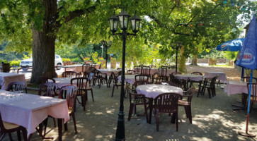 Auberge Du Pont inside