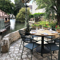 Le Moulin De Ponceau food