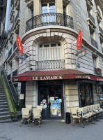 Le Lamarck Richard outside