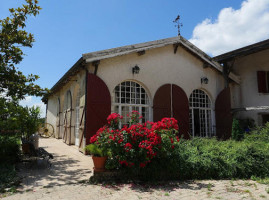 Auberge Du Mollard outside