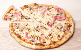 Pizza De Nico food