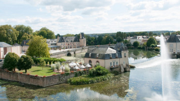 Le Moulin des Quatre Saisons outside