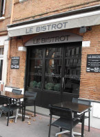 Le Bistrot inside