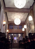 Café Mazarine inside