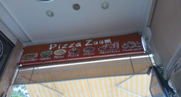 Pizza Zoom inside