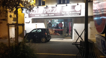 Allo Pizza outside