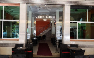 Café Ahram inside