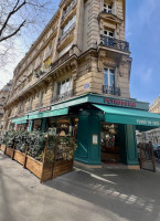 Petrossian Courcelles outside