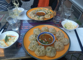 Momos Tibetains food