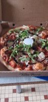 Tutti Pizza food