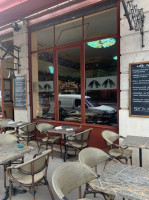 Cafe de la Cloche inside