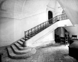 Le Grand De L'abbaye inside