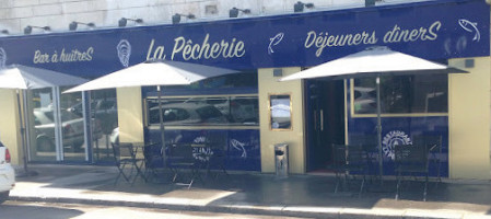 La Pecherie outside