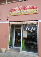 Chez Jiji inside