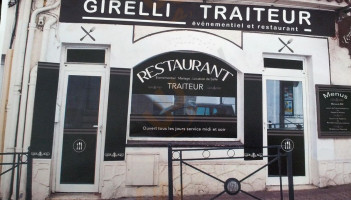 Girelli Traiteur inside