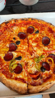 Loundo Pizza food