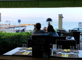 Le Bistrot De La Plage Sarl food