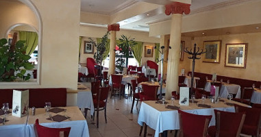 Le Bistro Romain food