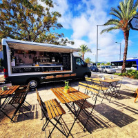 O'vanburger Food Truck inside