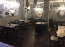 The Rose Garden Nourriture