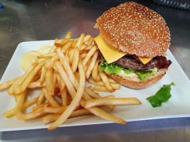 Aux Delices de la Gare food