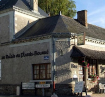 Relais Du Plessis-Bourre outside