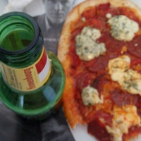 Pizzas Et Saveurs food