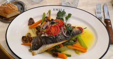 Emile Brasserie food