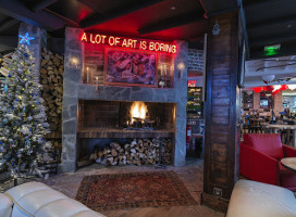 Snowlodge Restaurant Bar Courchevel 1850 inside