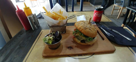 L'atelier Burger food