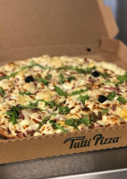 Tutti Pizza Jean Rieux food