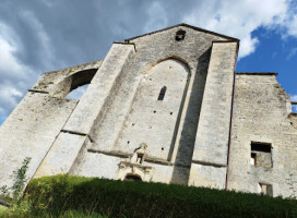 L'abbaye outside