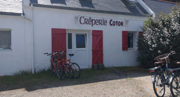 Creperie Cafe Coton outside