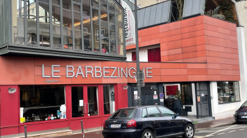 Le Barbezingue food