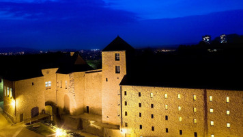 La Tour D'auvergne food