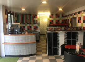 Pizza Bugati inside