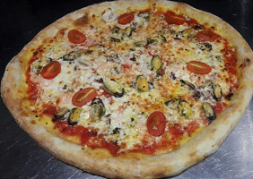 Pizza Di Carmela food