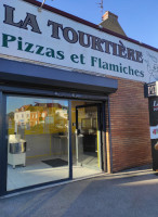 La tourtiere outside