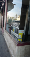 Le Bistrot De La Cave Dourdan outside