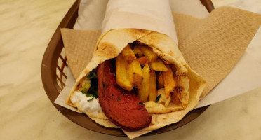 falafel food