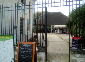 Le Kiosque outside